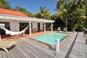 locaiton bungalow martinique vue mer et piscine